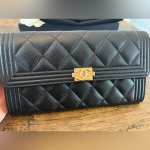 Chanel Boy Flap Wallet in caviar leather in black